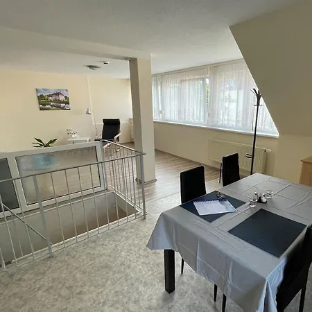 Apartment Freundliche Zweiraumwohnung In Ruhiger Lage