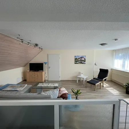 Freundliche Zweiraumwohnung In Ruhiger Lage