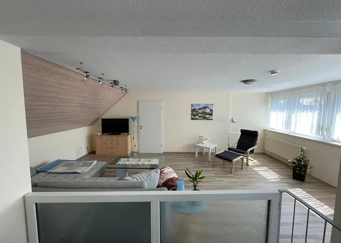 Freundliche Zweiraumwohnung In Ruhiger Lage